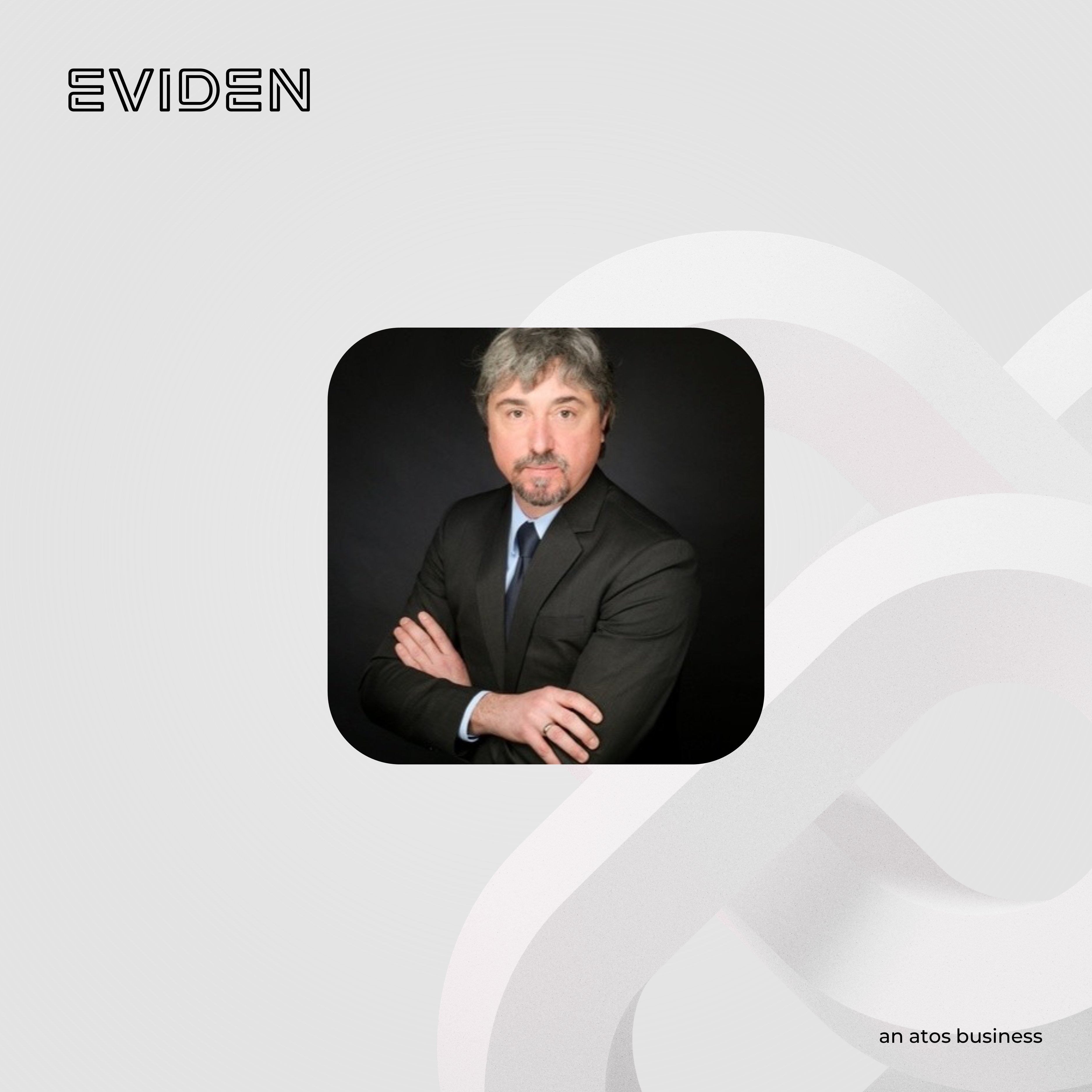 Momentum_SoMe-Square-template - Light Gray_Mike picture.png